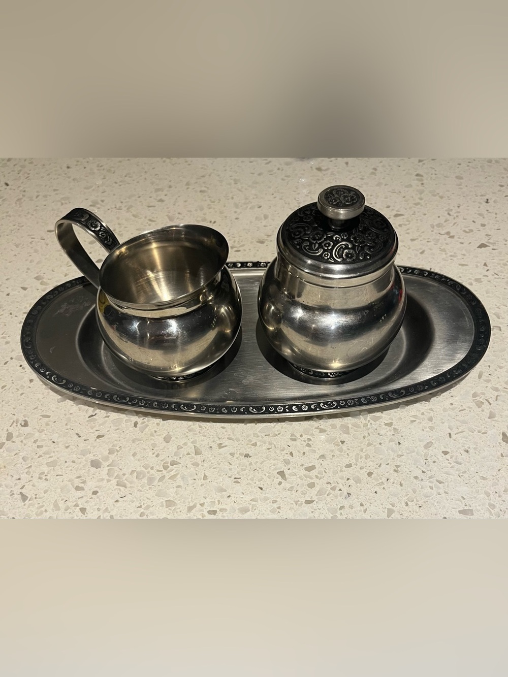 Vintage Oneida Custom 18/8 Stainless Silver Tone Sugar and Creamer Set with Tray